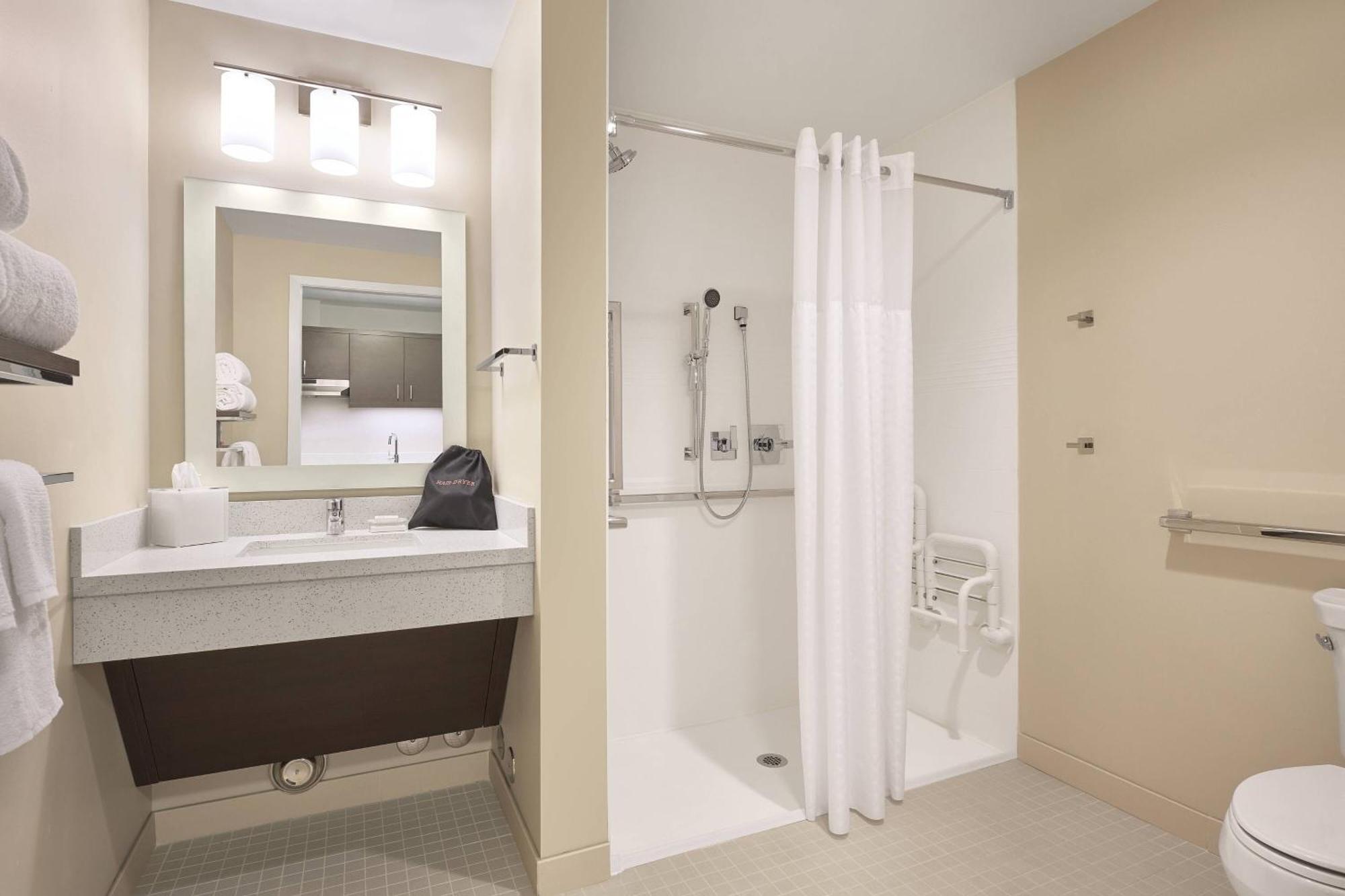 Towneplace Suites By Marriott Medicine Hat Exterior photo